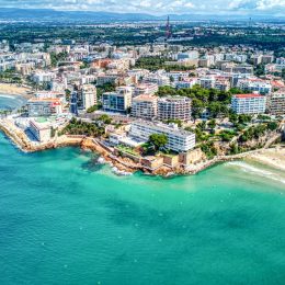 Wczasy na Costa Dorada: 6 dni z wyżywieniem w 4* hotelu za 2001 PLN. Wylot z Krakowa