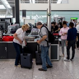 W końcu będziesz znacznie krócej stać w kolejkach do kontroli na Lotnisku Chopina! PPL szykuje dużą zmianę